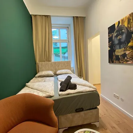 8 Fully Equipped Studio Shared Apt W Terrace Margareten Viena Exterior foto
