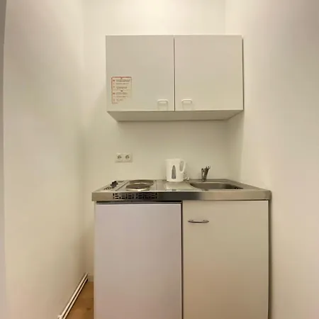 8 Fully Equipped Studio Shared Apt W Terrace Margareten Viena Exterior foto