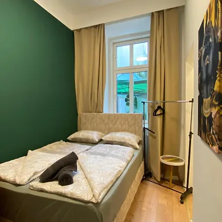 8 Fully Equipped Studio Shared Apt W Terrace Margareten Viena Exterior foto