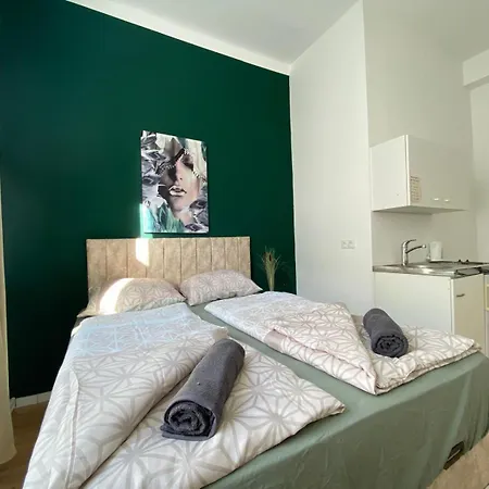 8 Fully Equipped Studio Shared Apt W Terrace Margareten Viena Exterior foto