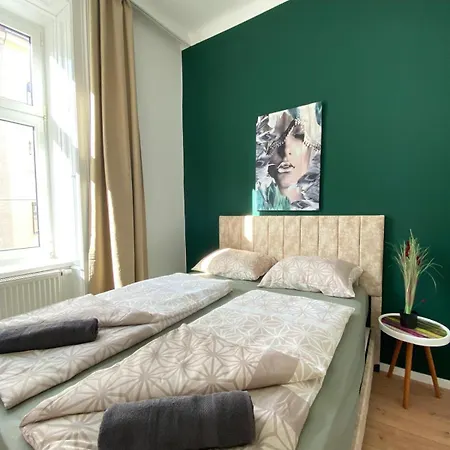 8 Fully Equipped Studio Shared Apt W Terrace Margareten Viena Exterior foto