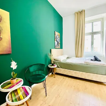 8 Fully Equipped Studio Shared Apt W Terrace Margareten Viena Exterior foto