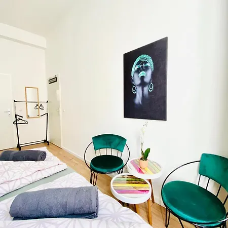 8 Fully Equipped Studio Shared Apt W Terrace Margareten Viena Exterior foto