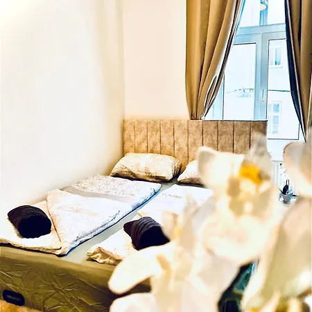 8 Fully Equipped Studio Shared Apt W Terrace Margareten Viena Exterior foto