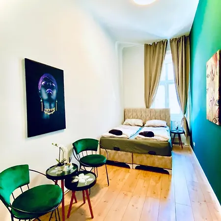 8 Fully Equipped Studio Shared Apt W Terrace Margareten Viena Exterior foto