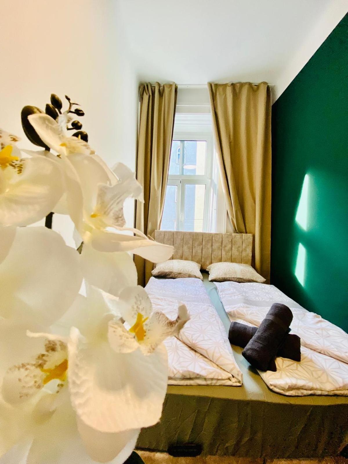 8 Fully Equipped Shared W Terrace Margareten Viena