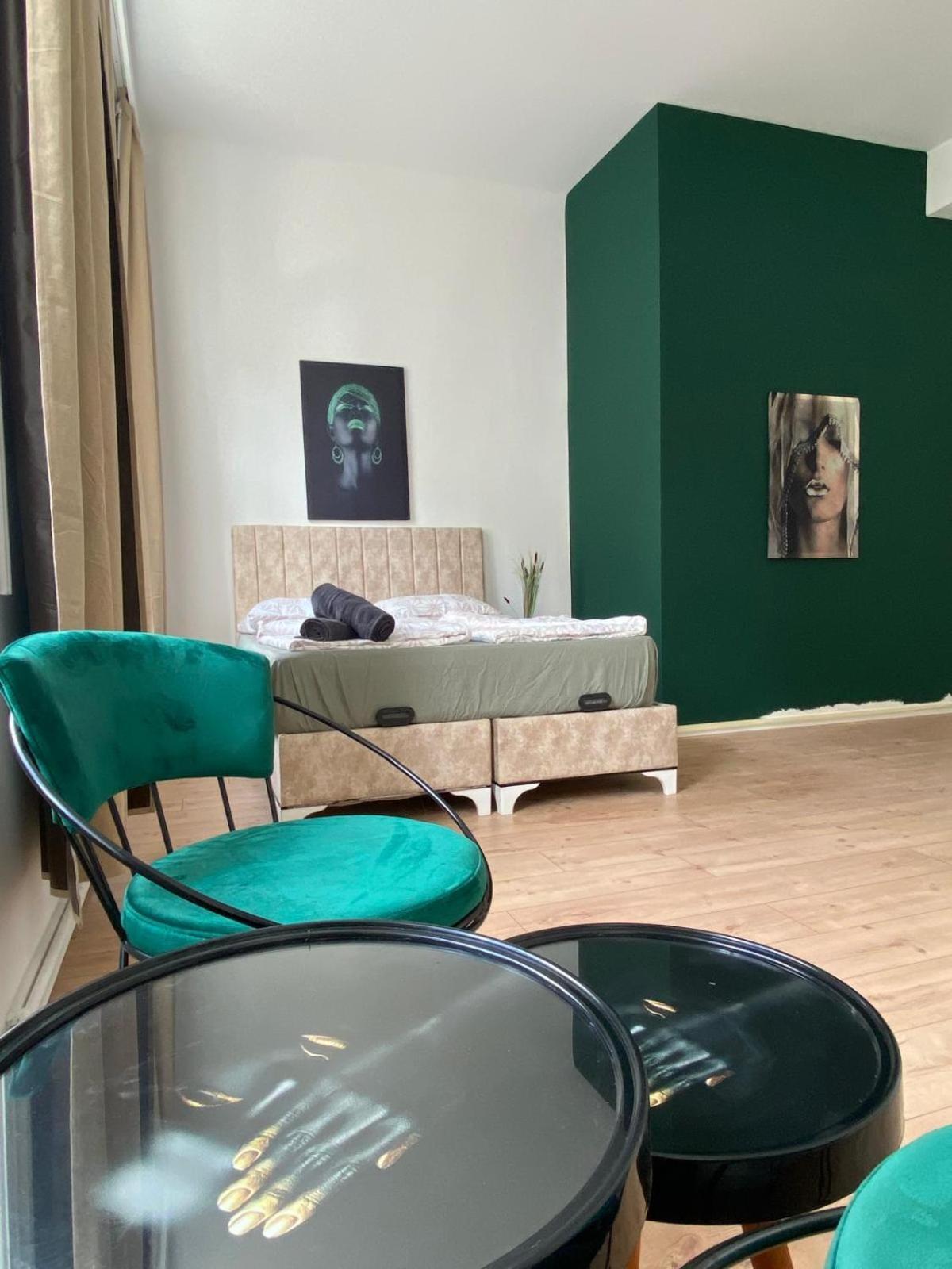 8 Fully Equipped Shared W Terrace Margareten Apartamento