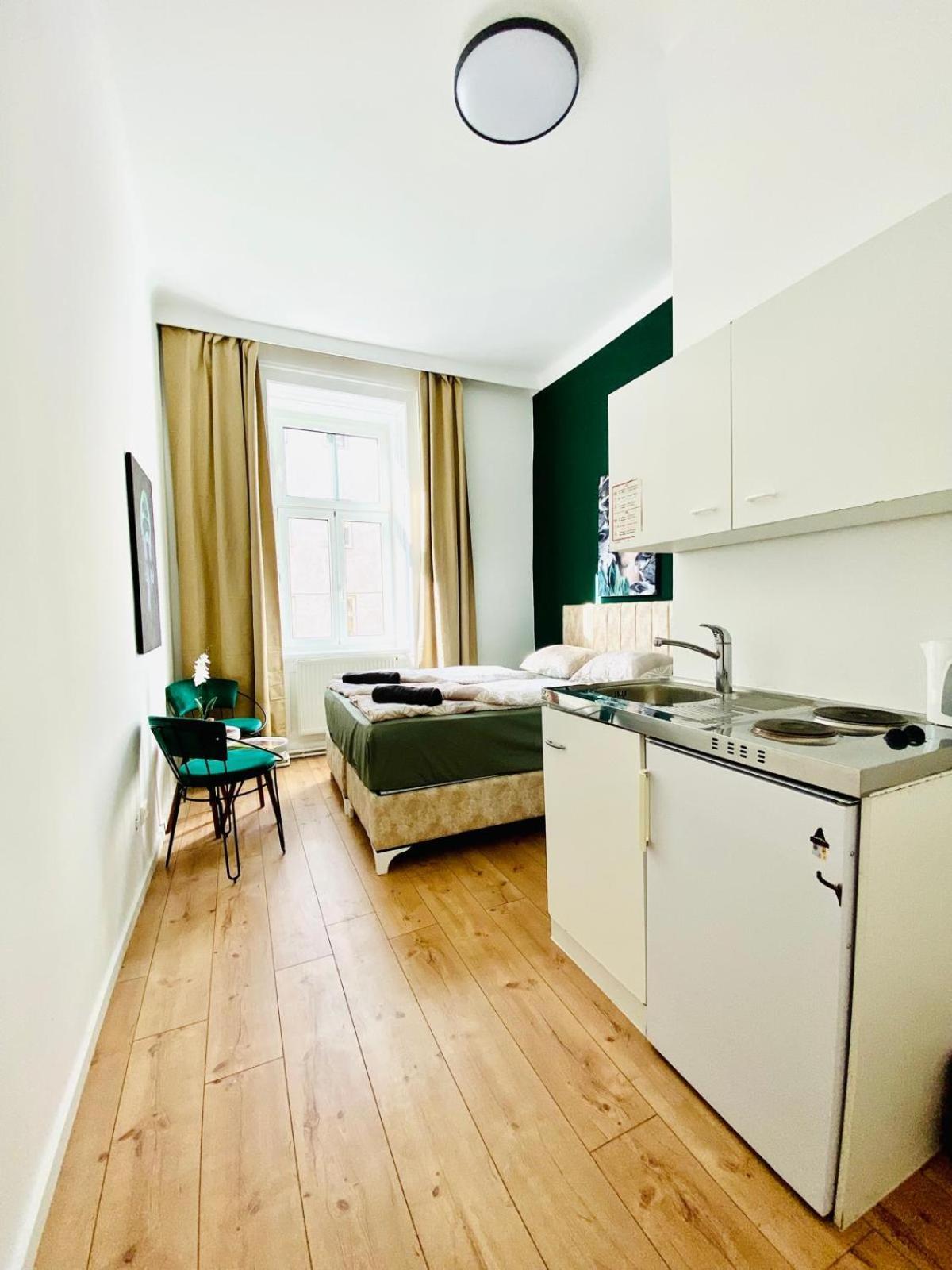 8 Fully Equipped Shared W Terrace Margareten
