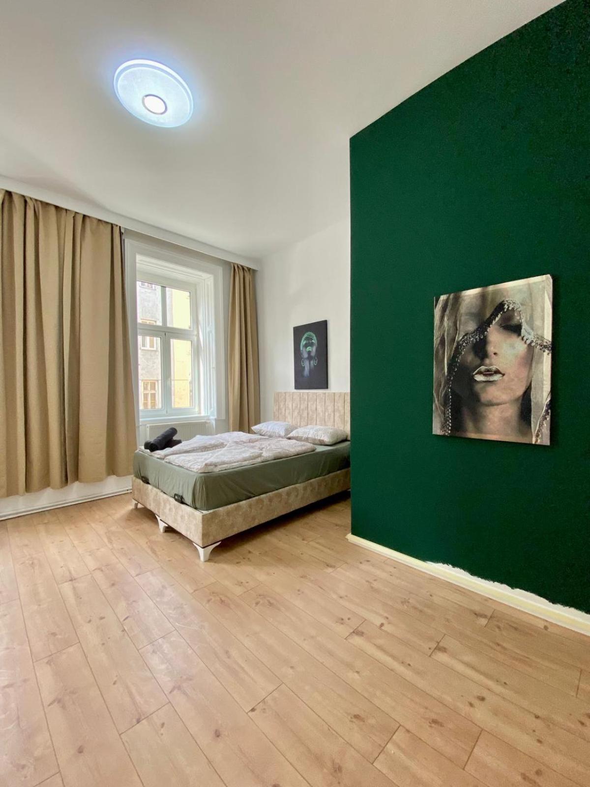 8 Fully Equipped Shared W Terrace Margareten *