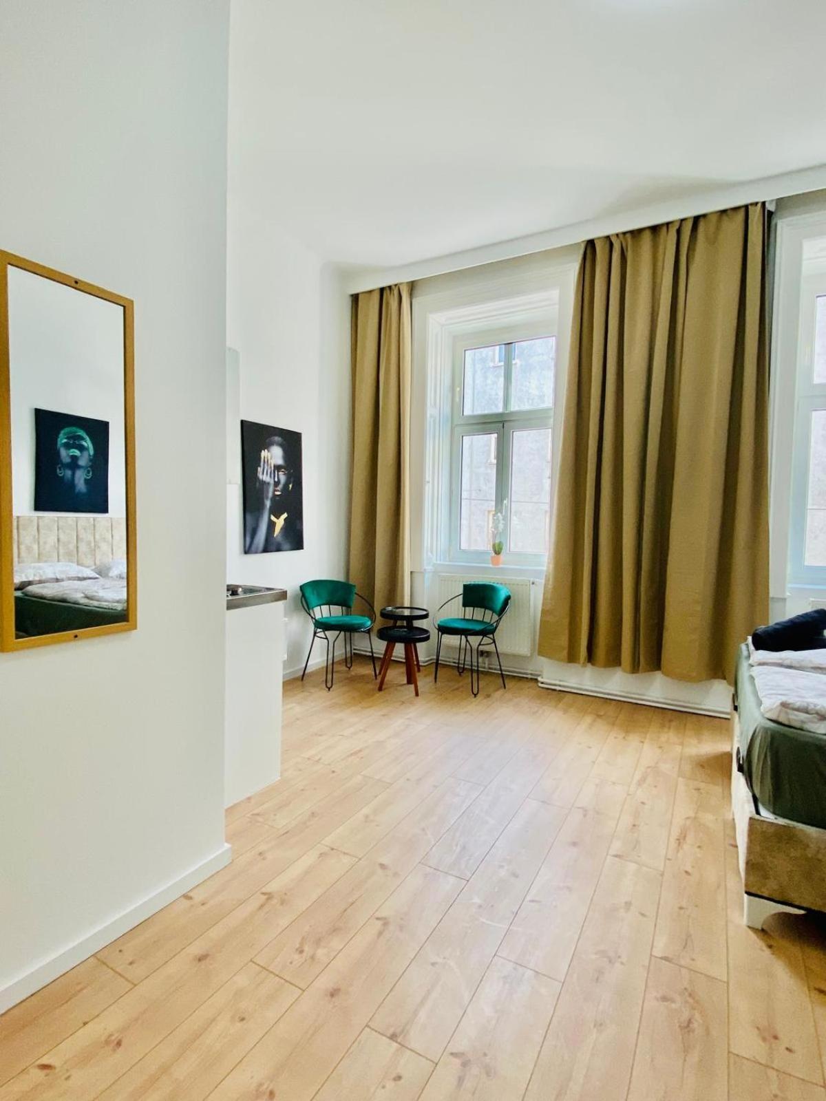 8 Fully Equipped Shared W Terrace Margareten Apartamento