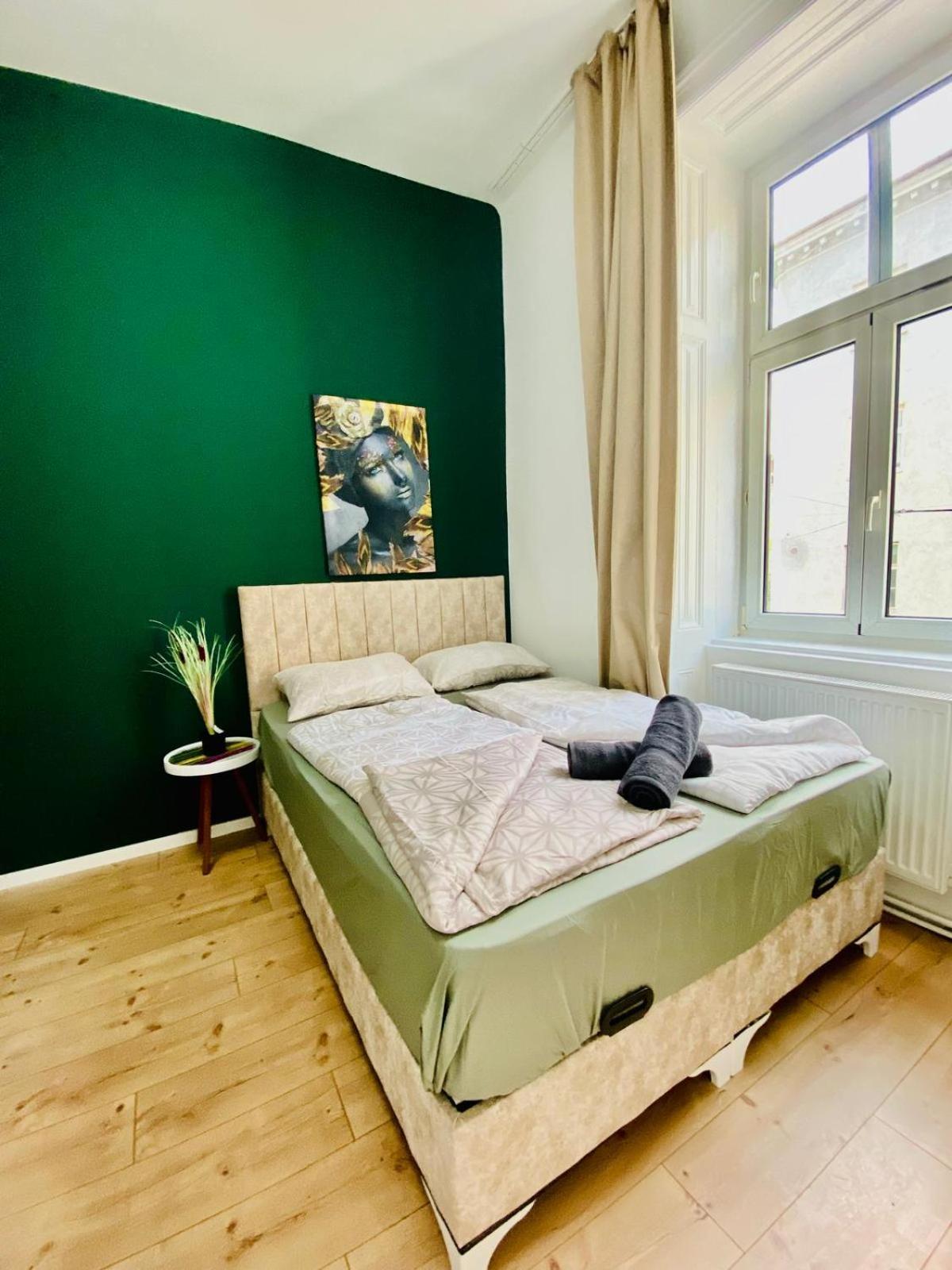 8 Fully Equipped Shared W Terrace Margareten