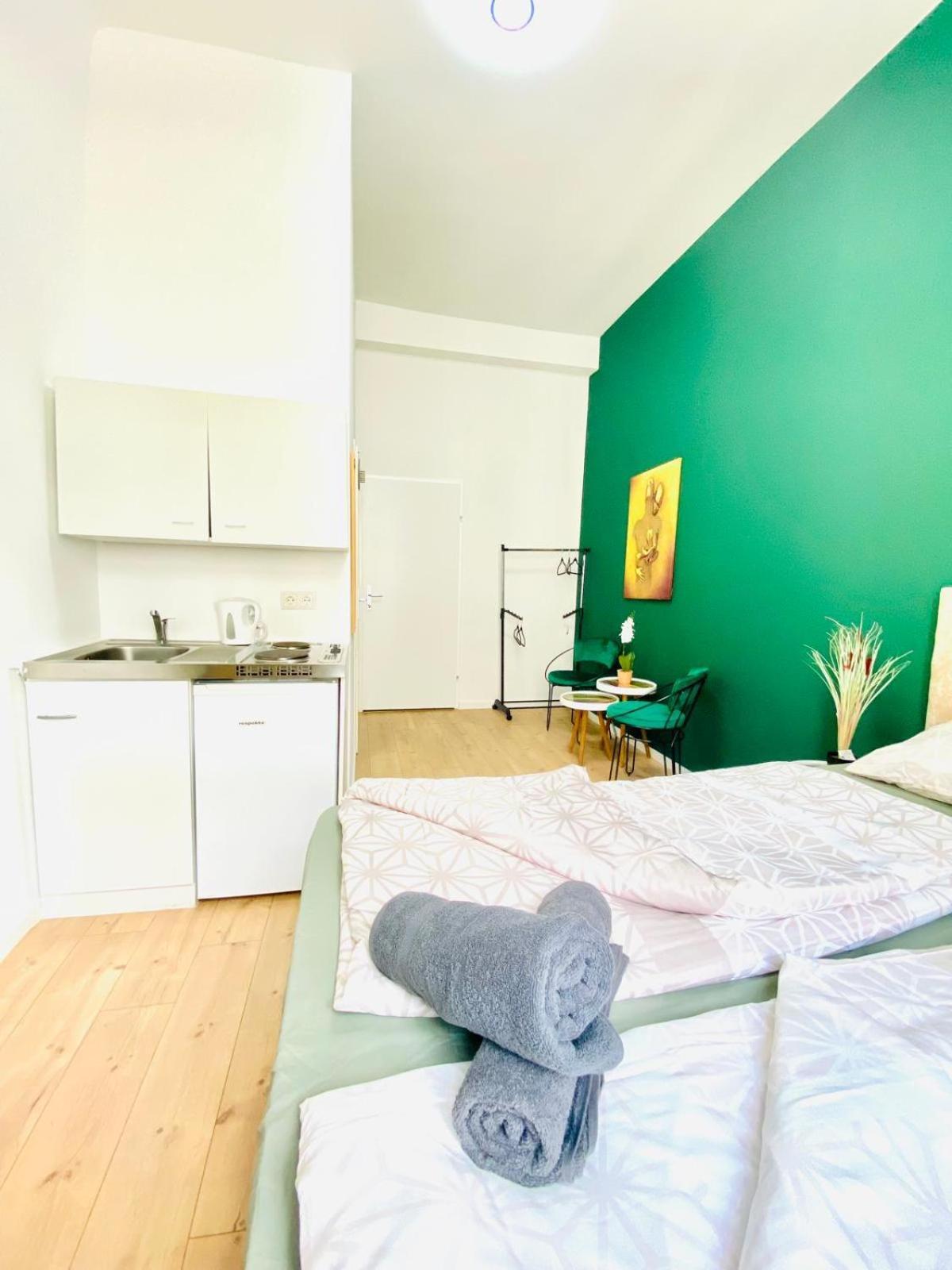 8 Fully Equipped Shared W Terrace Margareten Apartamento Viena