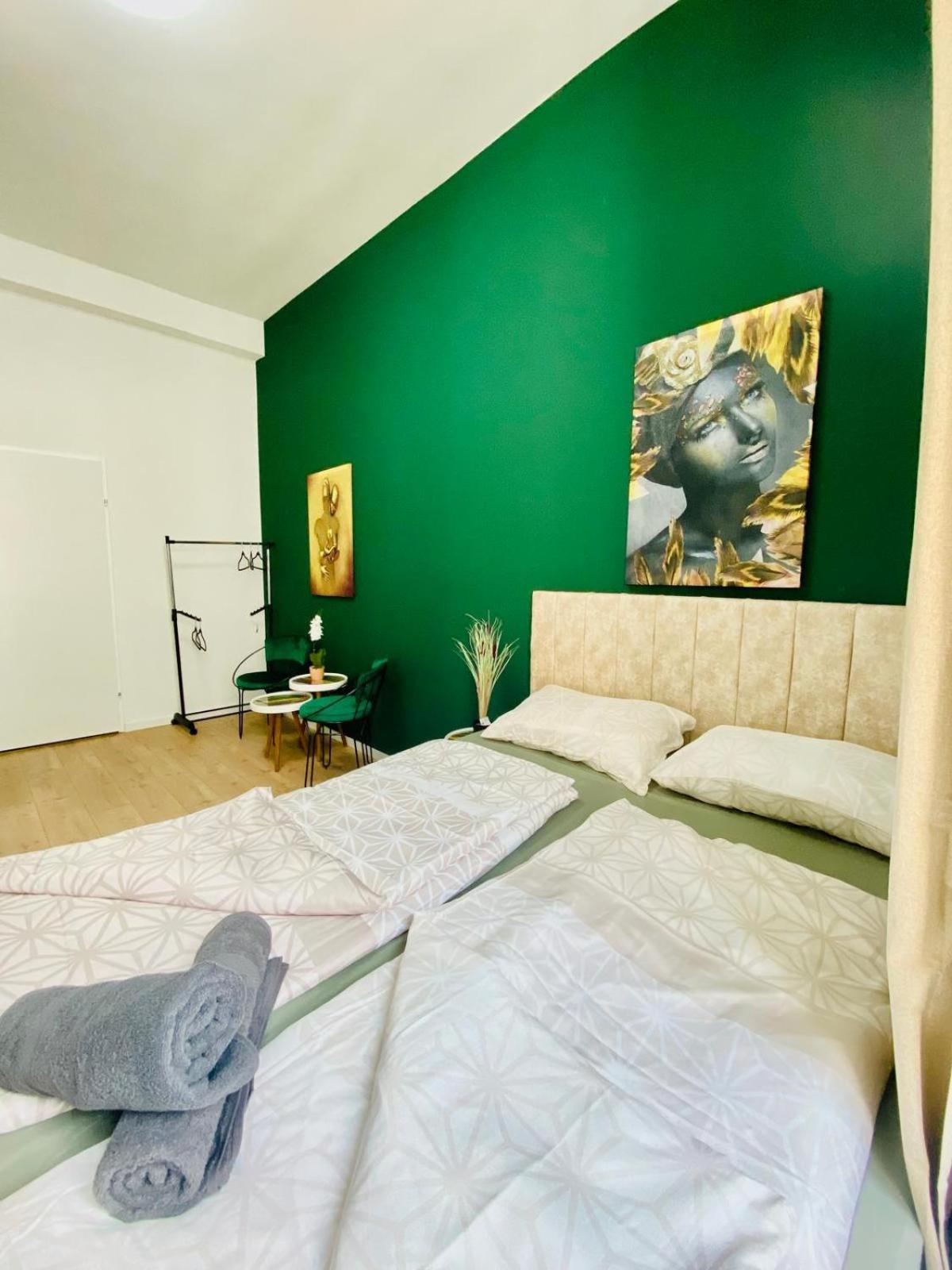 8 Fully Equipped Shared W Terrace Margareten Apartamento