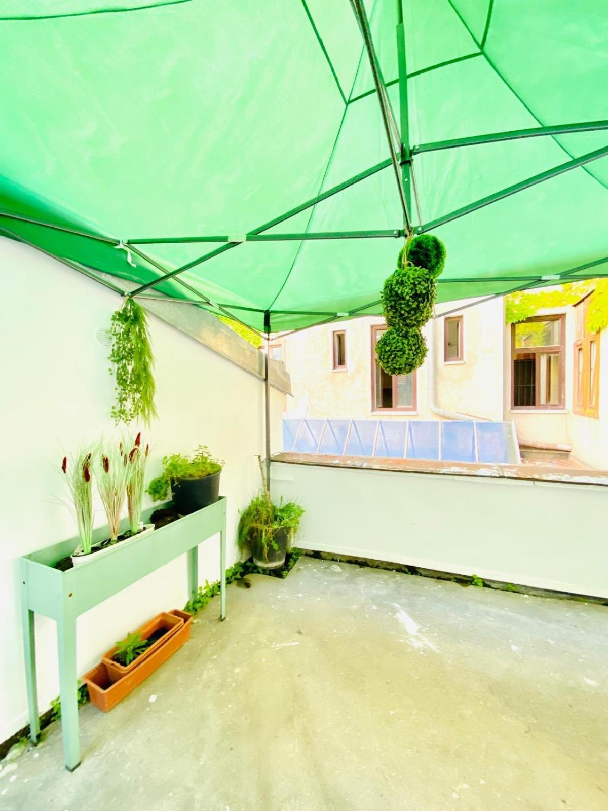 8 Fully Equipped Shared W Terrace Margareten Apartamento